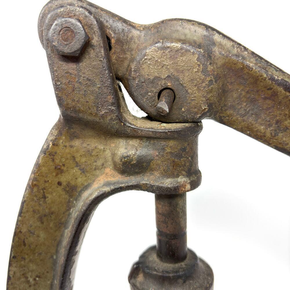 Vintage Cast Iron Crown Machine Co. Caperite Bottle Capper 1920s Homebrew Decor - Picture 9 of 12